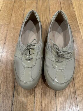 Easy Spirit e360 Beige Women's Leather Upper Shoes Size 8